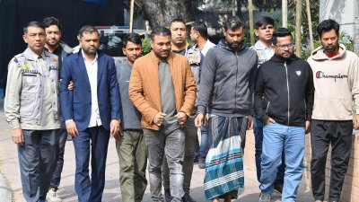 গ্রেফতার ছয় ‘প্রতারক’