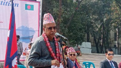 অনুষ্ঠানে বক্তৃতা করছেন সংস্কৃতি প্রতিমন্ত্রী কে এম খালিদ