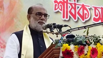 বক্তব্য দিচ্ছেন মৎস্য ও প্রাণিসম্পদমন্ত্রী শ ম রেজাউল করিম