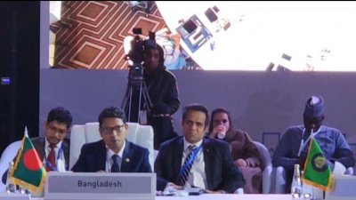 বক্তব্য রাখছেন জুনাইদ আহমেদ পলক