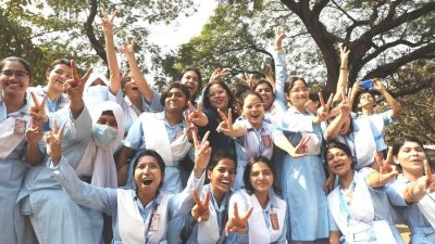 এইচএসসি ও সমমানে মেয়েরা এগিয়ে