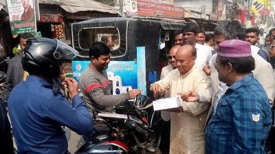 পাবনায় মিষ্টি বিতরণ