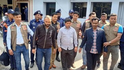 গ্রেফতার তিন প্রতারক