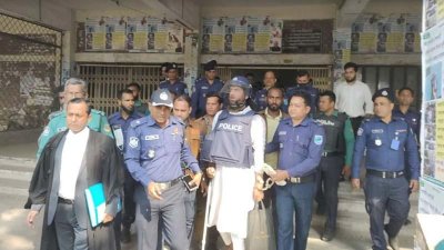 আদালতে মামুনুল হক