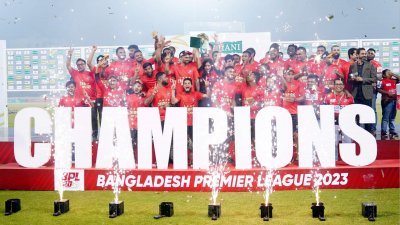 সিলেটকে উড়িয়ে দিয়ে কুমিল্লা ভিক্টোরিয়ান্সের চতুর্থ শিরোপা