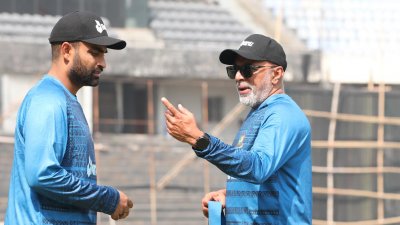 তামিমের সঙ্গে কোচ হাথুরুসিংহে।