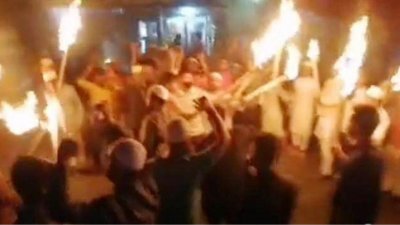 দুই ভাইকে কুপিয়ে হত্যার প্রতিবাদে মহাসড়ক অবরোধ, ফাঁসির দাবিতে বিক্ষোভ