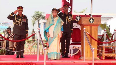 মিঠামইনে প্রধানমন্ত্রী শেখ হাসিনা। ছবি/ফোকাস বাংলা
