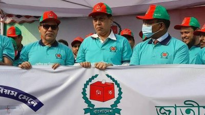 রাজনৈতিক দলকে নির্বাচনে আনতে ইসি মুরব্বিয়ানা করতে পারবে না: সিইসি
