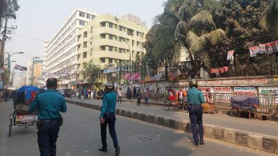আইডিয়াল অভিমুখে ঢাকা কলেজের শিক্ষার্থীরা: ছত্রভঙ্গ করলো পুলিশ