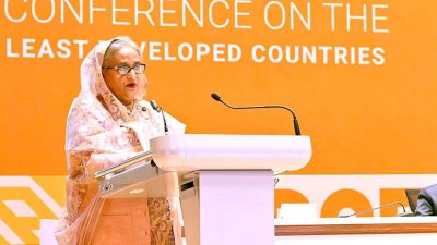 কাতারে ‘সাসটেইনেবল অ্যান্ড স্মুথ ট্রান্সলেশন ফর দ্য গ্র্যাজুয়েটিং কোহোর্ট অব ২০২১’ শীর্ষক সম্মেলনে প্রধানমন্ত্রী শেখ হাসিনা (ছবি: ফোকাস বাংলা)