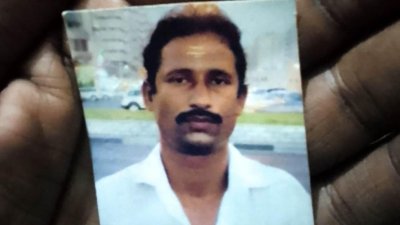 শিশু আনাসের বাবা ইদ্রিস মীর