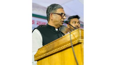 স্বেচ্ছাসেবক লীগের অনুষ্ঠানে বক্তব্য রাখছেন আ ফ ম বাহাউদ্দিন নাছিম