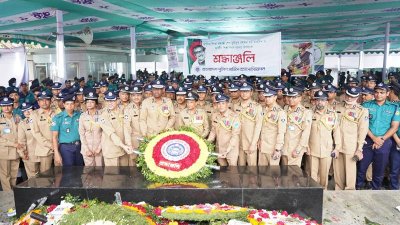 বঙ্গবন্ধুর প্রতিকৃতিতে পুলিশ সার্ভিস অ্যাসোসিয়েশন এবং বিপিডব্লিউএন'র শ্রদ্ধা