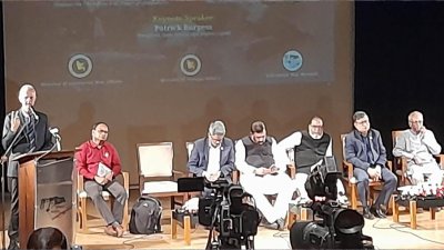 গণহত্যা দিবস উপলক্ষে মুক্তিযুদ্ধ যাদুঘরে অনুষ্ঠিত এক সেমিনারে অতিথিরা