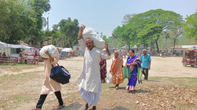 ব্রহ্মপুত্র তীরে পুণ্যার্থীরা আসতে শুরু করেছেন