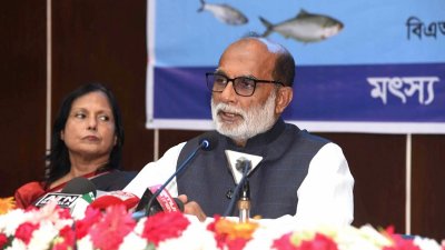 ‘জাটকা সংরক্ষণ সপ্তাহ, ২০২৩’ উপলক্ষে আয়োজিত সংবাদ সম্মেলনে বক্তব্য রাখছেন মৎস্য ও প্রাণিসম্পদ মন্ত্রী শ ম রেজাউল করিম