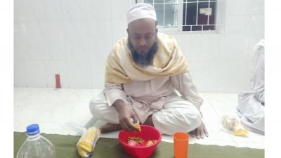 রমজানে মুয়াজ্জিনের ইফতার