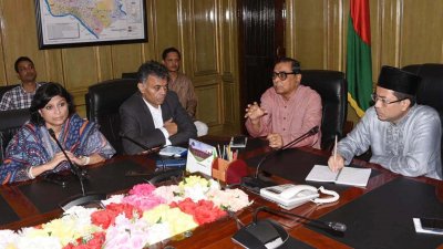 ক্ষতিগ্রস্ত ব্যবসায়ীদের আর্থিক অনুদান দেওয়া হবে: মেয়র তাপস
