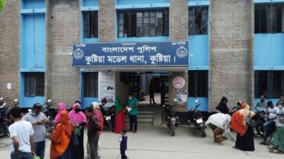 হত্যার ঘটনায় গৃহবধূর স্বামী মন্টু মন্ডলকে আটক করেছে কুষ্টিয়া মডেল থানা পুলিশ