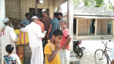 চেয়ারম্যান-মেম্বারের বিরুদ্ধে টিসিবির পণ্য বিক্রির অভিযোগ