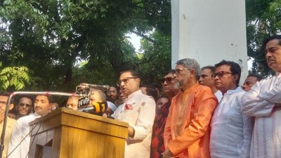 বক্তৃতা করছেন ওবায়দুল কাদের