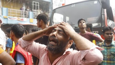 ফের আগুনের বিভীষিকা (ফটো স্টোরি)