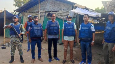 ক্যাম্পে অতিরিক্ত পুলিশ মোতায়েন