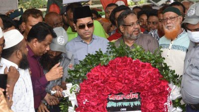 মুজিবনগর দিবসে বঙ্গবন্ধুর প্রতিকৃতিতে ডিএসসিসির মেয়র তাপসের শ্রদ্ধা 