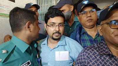 গ্রেফতার রাজশাহীর উপ-কর কমিশনার মহিবুল ইসলাম ভূঁইয়া