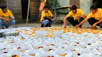 রমজানে ১০ হাজার মানুষকে ইফতার করাচ্ছে শেরপুরের স্বেচ্ছাসেবীরা