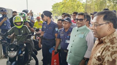 পদ্মা সেতুর টোলপ্লাজা পরিদর্শনে সড়ক পরিবহন ও সেতুমন্ত্রী ওবায়দুল কাদের