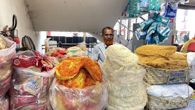 সেমাই-দুধের দাম আগের মতোই, বেড়েছে চিনির
