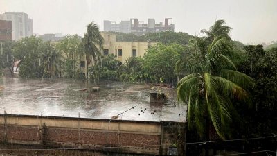 অবশেষে রাজধানীতে স্বস্তির বৃষ্টি