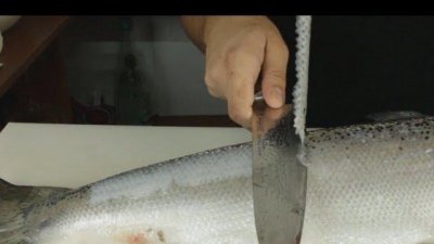 সহজে মাছের আঁশ ছাড়ানোর ৫ টিপস