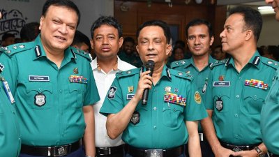 বক্তব্য দিচ্ছেন ডিএমপি কমিশনার