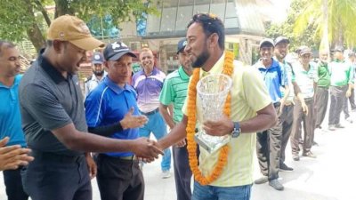 দেশে ফিরে ফুলেল সংবর্ধনা পেলেন জামাল