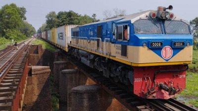 লাইনচ্যুত হওয়া ট্রেন