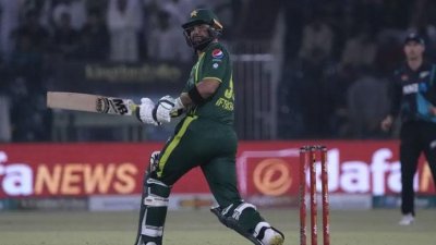 ইফতিখার জায়গা পেয়েছেন দলে