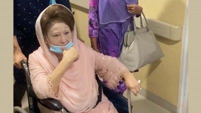 আবারও হাসপাতালে ভর্তি খালেদা জিয়া