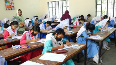 এসএসসি পরীক্ষার প্রথম দিনে চট্টগ্রামে অনুপস্থিত ১৬০৭ 