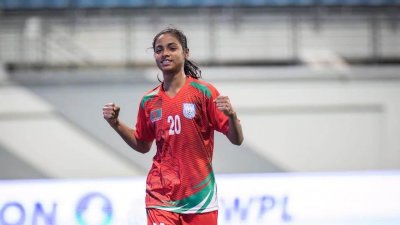 ফরোয়ার্ড সুরভী আকন্দ প্রীতি।