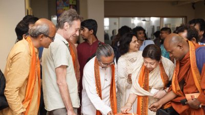 আলিয়ঁস ফ্রঁসেজে ‘দুঃখ থেকে মুক্ত: বাংলার বুদ্ধ’ প্রদর্শনীর উদ্বোধন পর্ব