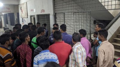 স্থানীয়রা হযরত আলীকে কু‌ড়িগ্রাম জেনা‌রেল হাসপাতা‌লে ভ‌র্তি ক‌রলে চি‌কিৎসাধীন অবস্থায় মারা যান