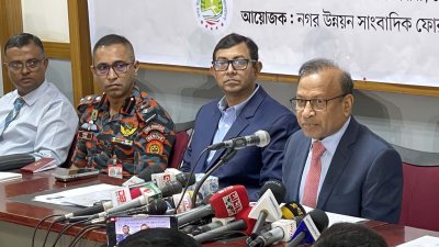 নগর সংলাপে বক্তব্য রাখছেন এলজিআরডি মন্ত্রী, ছবি: সংগৃহীত