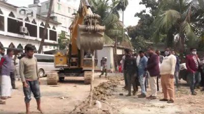 অবৈধ গ্যাস সংযোগ বিচ্ছিন্ন করতে মিরপুরের রূপনগরে অভিযান চালায় তিতাস