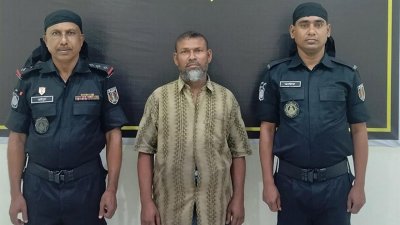 র‌্যাবের হেফাজতে গ্রেফতার আসামি