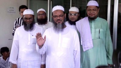 রিটার্নিং কর্মকর্তার কার্যালয়ে গিয়ে শোকজের ব্যাখ্যা দেন ফয়জুল করীম