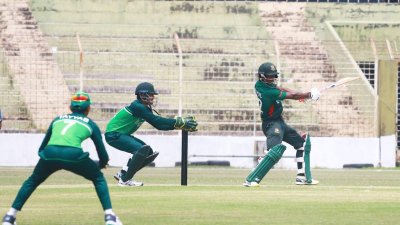 ৫০ রানের ইনিংস খেলেন আরিফুল