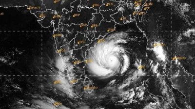 মোখা মোকাবিলায় কাজ করছে আড়াই লাখ আনসার-ভিডিপি সদস্য
